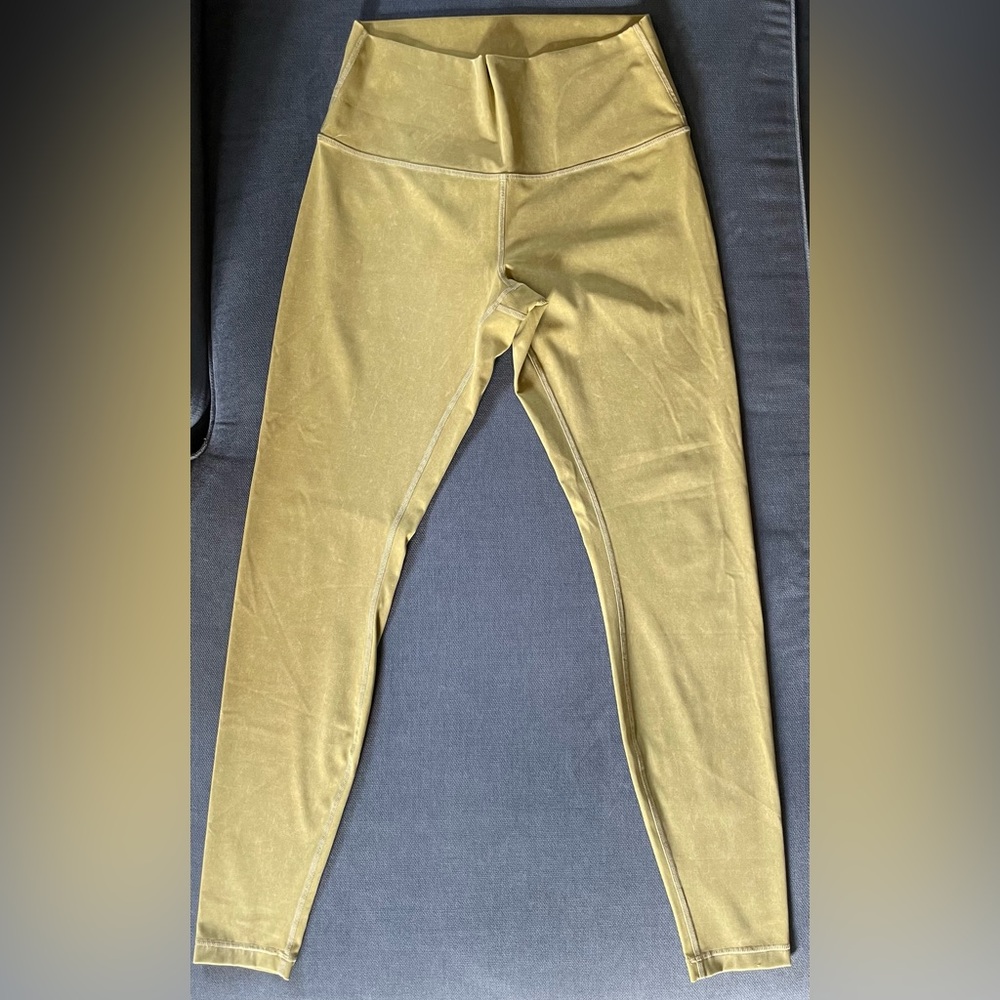 EUC Lululemon Snow Wash Leggings Size 8